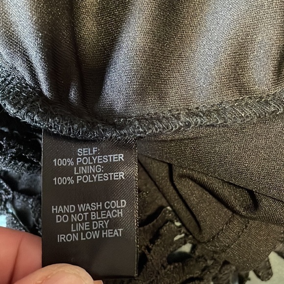 LBD Lace Shift Dress Med Black Eyelet Mini Lulus Classy Evening Contemporary - Picture 14 of 15